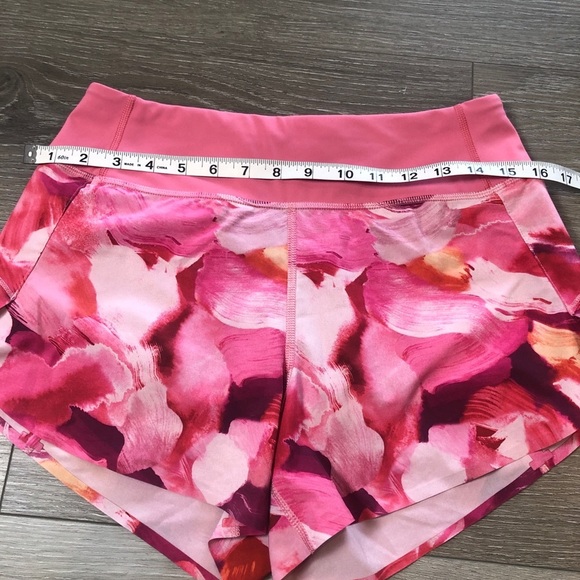 Athleta Pink Printed Run With It 3.5” Athletic Running Shorts Womens Size XS - Picture 4 of 15